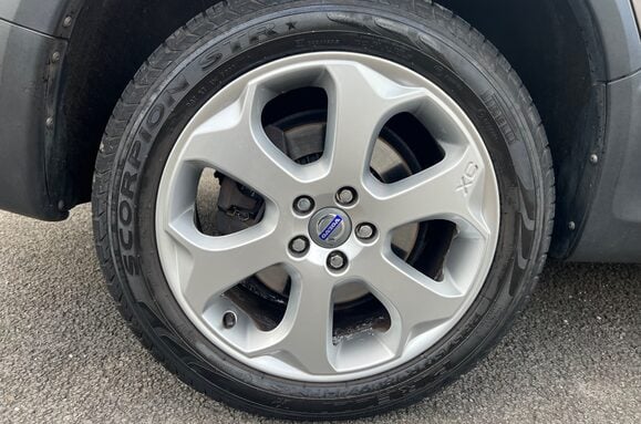 Volvo XC70 2.0 D3 SE LUX AUTO ESTATE 9