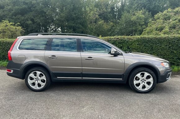 Volvo XC70 2.0 D3 SE LUX AUTO ESTATE 6