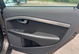 Volvo XC70 2.0 D3 SE LUX AUTO ESTATE 22