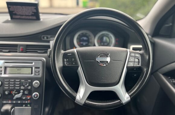 Volvo XC70 2.0 D3 SE LUX AUTO ESTATE 31
