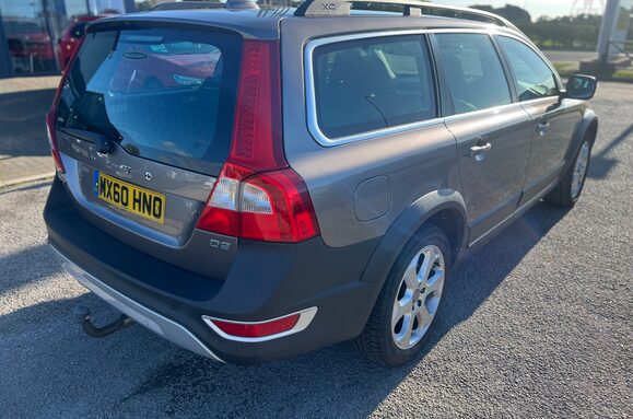 Volvo XC70 20 D3 SE LUX AUTO ESTATE 3