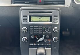 Volvo XC70 2.0 D3 SE LUX AUTO ESTATE 33