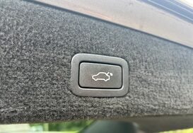 Volvo XC70 2.0 D3 SE LUX AUTO ESTATE 37