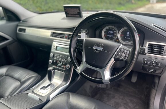 Volvo XC70 2.0 D3 SE LUX AUTO ESTATE 17