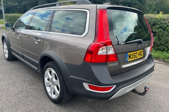 Volvo XC70 2.0 D3 SE LUX AUTO ESTATE 12