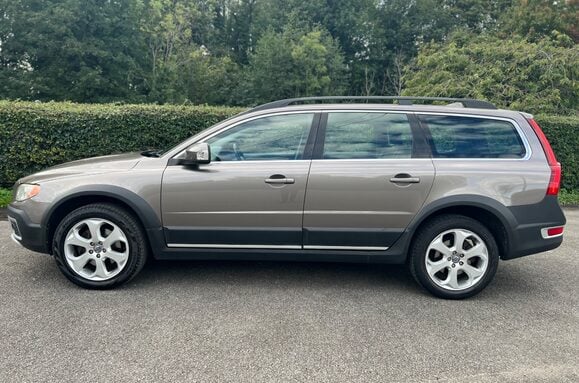 Volvo XC70 2.0 D3 SE LUX AUTO ESTATE 11