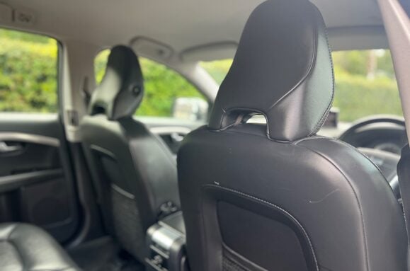 Volvo XC70 2.0 D3 SE LUX AUTO ESTATE 19
