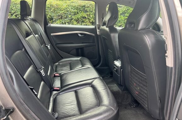 Volvo XC70 2.0 D3 SE LUX AUTO ESTATE 21