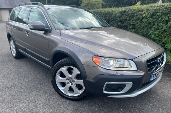 Volvo XC70 2.0 D3 SE LUX AUTO ESTATE 2