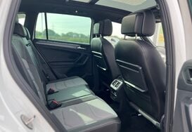 Volkswagen Tiguan R-LINE 2.0 TDI 4MOTION DSG AUTO GLASS PAN ROOF 12