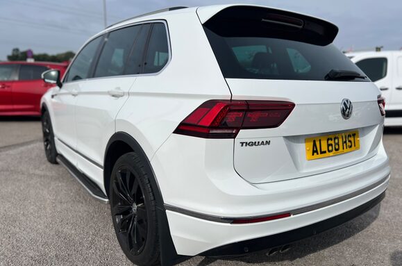 Volkswagen Tiguan R-LINE 2.0 TDI 4MOTION DSG AUTO GLASS PAN ROOF 6