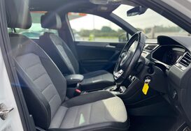 Volkswagen Tiguan R-LINE 2.0 TDI 4MOTION DSG AUTO GLASS PAN ROOF 11
