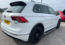 Volkswagen Tiguan R-LINE 2.0 TDI 4MOTION DSG AUTO GLASS PAN ROOF 7