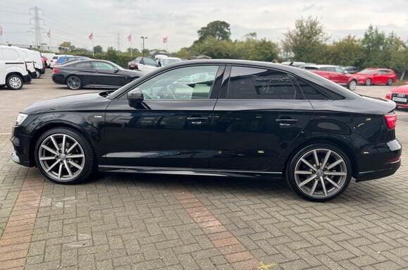 Audi A3 1.5 TFSI BLACK EDITION 10