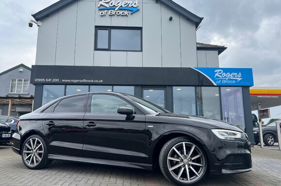Audi A3 1.5 TFSI BLACK EDITION 2