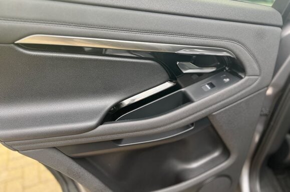 Land Rover Range Rover Evoque 1.5 P300e 12.2kWh R-Dynamic SE Auto Petrol/Hybrid 36