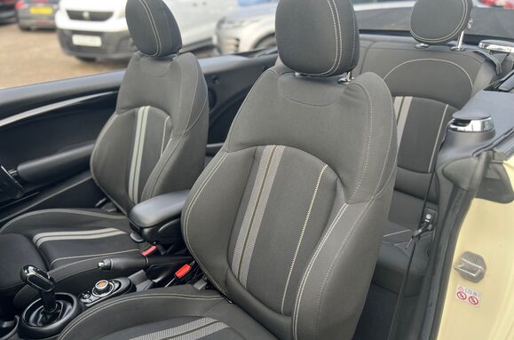 Mini Convertible COOPER S CLASSIC AUTO CONVERTIBLE 36