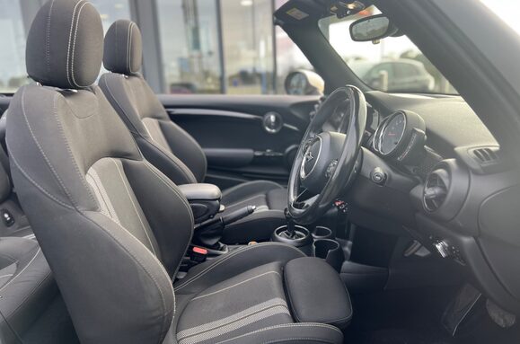 Mini Convertible COOPER S CLASSIC AUTO CONVERTIBLE 28