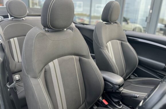 Mini Convertible COOPER S CLASSIC AUTO CONVERTIBLE 27