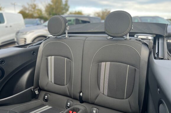 Mini Convertible COOPER S CLASSIC AUTO CONVERTIBLE 38