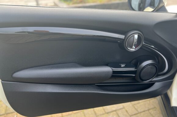 Mini Convertible COOPER S CLASSIC AUTO CONVERTIBLE 41