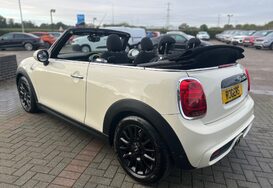 Mini Convertible COOPER S CLASSIC AUTO CONVERTIBLE 21