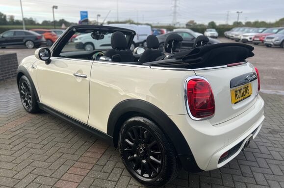 Mini Convertible COOPER S CLASSIC AUTO CONVERTIBLE 21