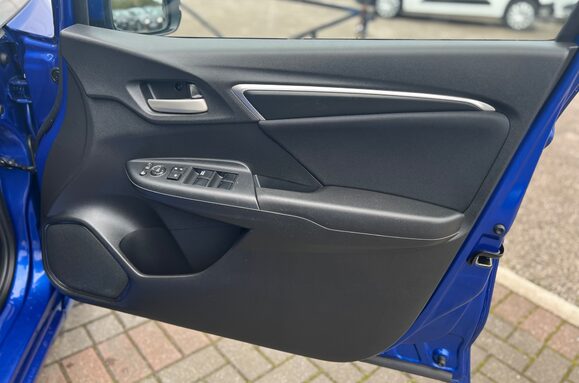 Honda Jazz 1.3 I-VTEC SE 5 DOOR £35 ROAD TAX 23