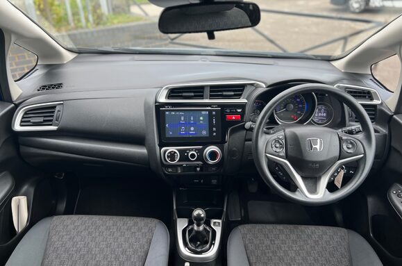 Honda Jazz 1.3 I-VTEC SE 5 DOOR £35 ROAD TAX 37