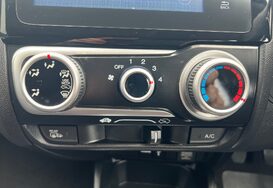 Honda Jazz 1.3 I-VTEC SE 5 DOOR £35 ROAD TAX 40