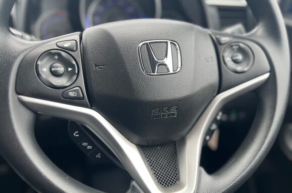 Honda Jazz 1.3 I-VTEC SE 5 DOOR £35 ROAD TAX 38