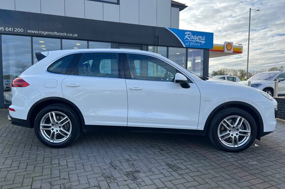 Porsche Cayenne 3.0 D V6 TIPTRONIC S AUTO 6