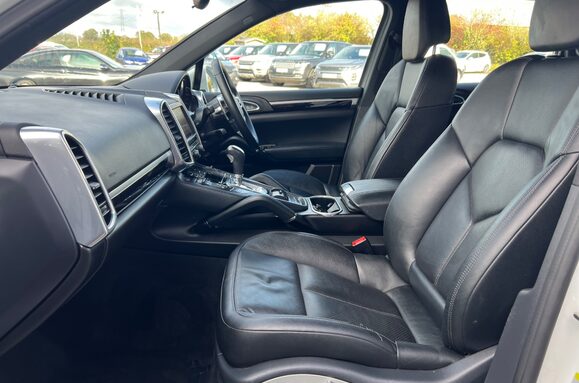 Porsche Cayenne 3.0 D V6 TIPTRONIC S AUTO 24
