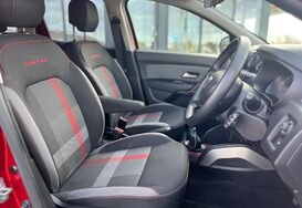 Dacia Duster Duster 1.3 TCe Techroad Euro 6 (s/s) 5dr 19