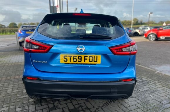 Nissan Qashqai 1.5 DCI ACENTA PREMIUM 8