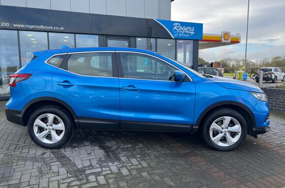 Nissan Qashqai 1.5 DCI ACENTA PREMIUM 6
