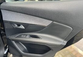 Peugeot 3008 PURETECH S/S 1.2 GT LINE PREMIUM AUTO 23