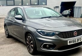 Fiat Tipo 1.4 T-JET LOUNGE 5 DOOR 1
