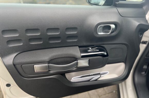 Citroen C3 1.2 PURETECH SHINE PLUS S/S 27