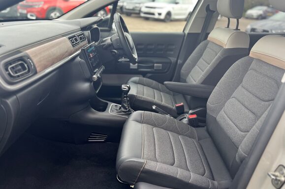 Citroen C3 1.2 PURETECH SHINE PLUS S/S 26