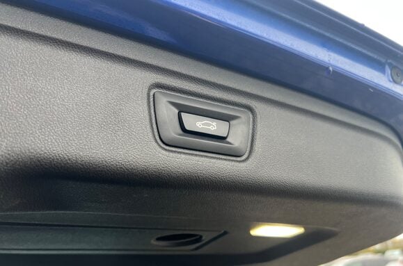 BMW 3 Series 330E XDRIVE M SPORT AUTO ESTATE 52