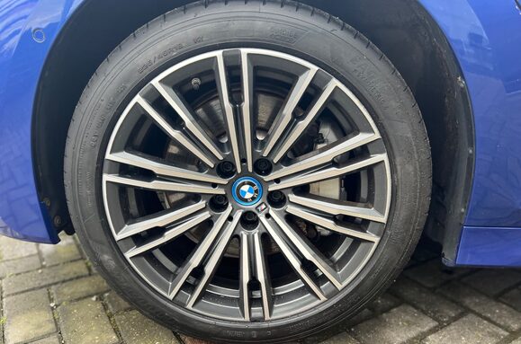 BMW 3 Series 330E XDRIVE M SPORT AUTO ESTATE 17