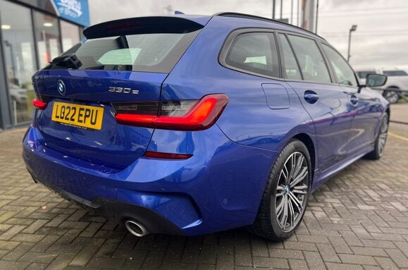BMW 3 Series 330E XDRIVE M SPORT AUTO ESTATE 10