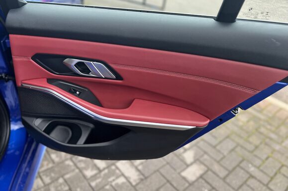 BMW 3 Series 330E XDRIVE M SPORT AUTO ESTATE 31