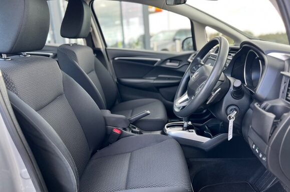 Honda Jazz I-VTEC SE AUTOMATIC 16