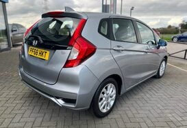 Honda Jazz I-VTEC SE AUTOMATIC 7