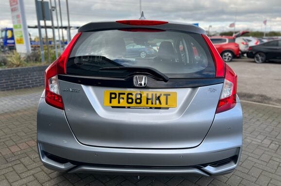 Honda Jazz I-VTEC SE AUTOMATIC 8