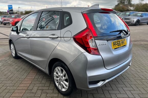 Honda Jazz I-VTEC SE AUTOMATIC 9