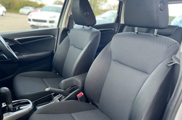Honda Jazz I-VTEC SE AUTOMATIC 25