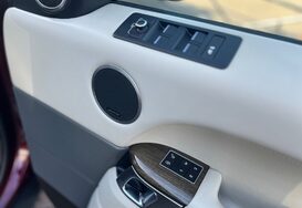 Land Rover Range Rover Sport 3.0 SDV6 AUTOBIOGRAPHY DYNAMIC AUTO 30